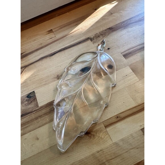 Vintage Clear Leaf Shaped Candy Nut Trinket Relish Dish --9" X 4" - Picture 5 of 5